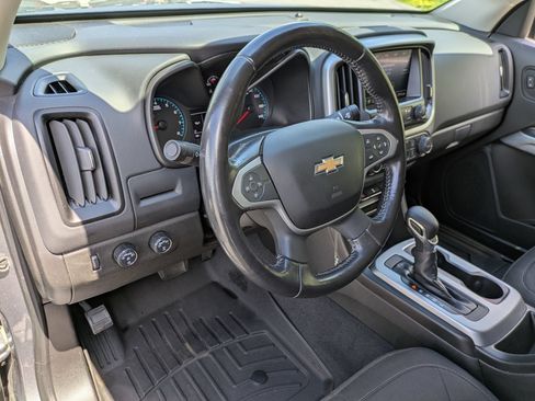 Used 2022 Chevrolet Colorado LT w/ LT Convenience Package AWD/4WD image 8