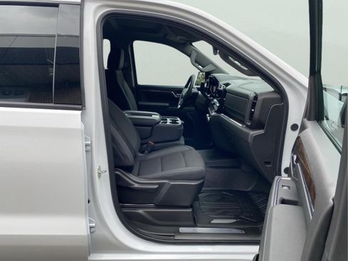 Used 2024 GMC Sierra 1500 Elevation w/ LPO, Elevation Black Package AWD/4WD image 29