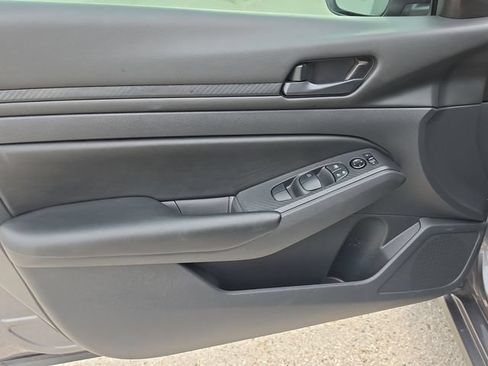Certified 2025 Nissan Altima 2.5 S FWD image 17