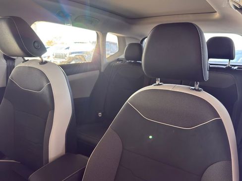 New 2026 Volkswagen Taos SE FWD image 13