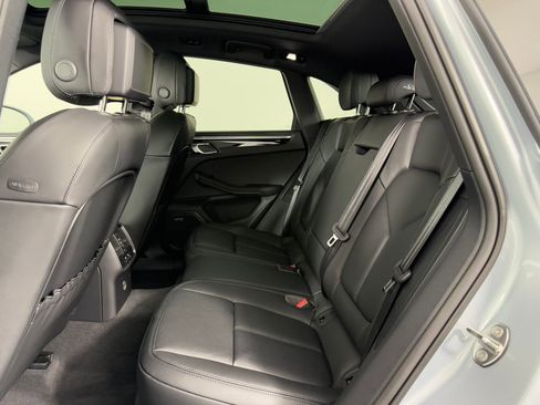 New 2026 Porsche Macan image 16