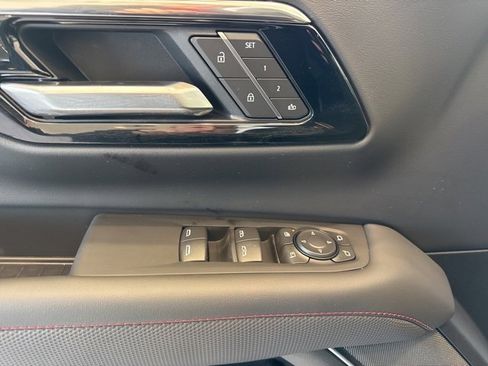 New 2026 Chevrolet Suburban RST image 11