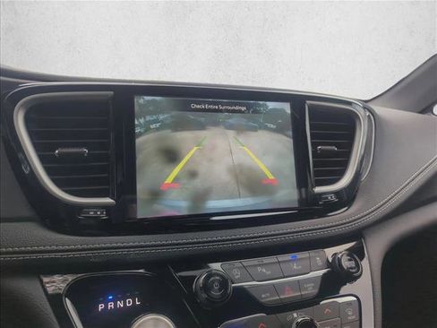 New 2026 Chrysler Pacifica Select FWD image 13