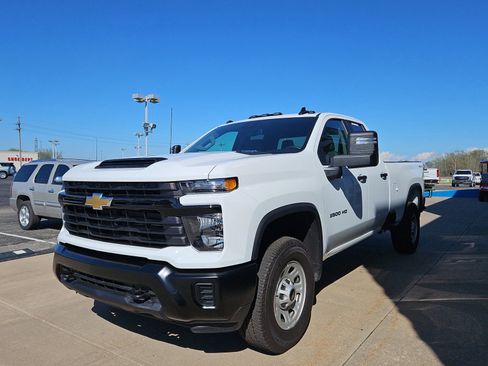 Used 2026 Chevrolet Silverado 3500 W/T image 2
