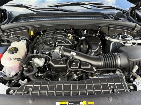 Used 2025 Jeep Grand Cherokee L Laredo image 34