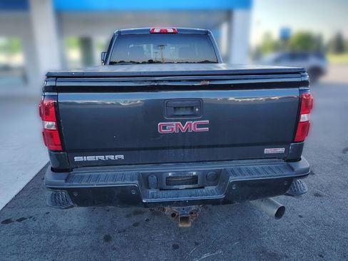 Used 2017 GMC Sierra 2500 SLT w/ All-Terrain HD Package AWD/4WD image 8