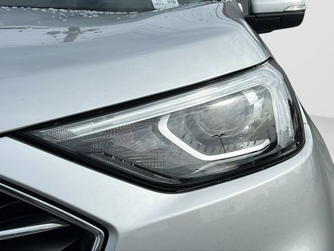Used 2019 Ford Edge Titanium FWD image 23