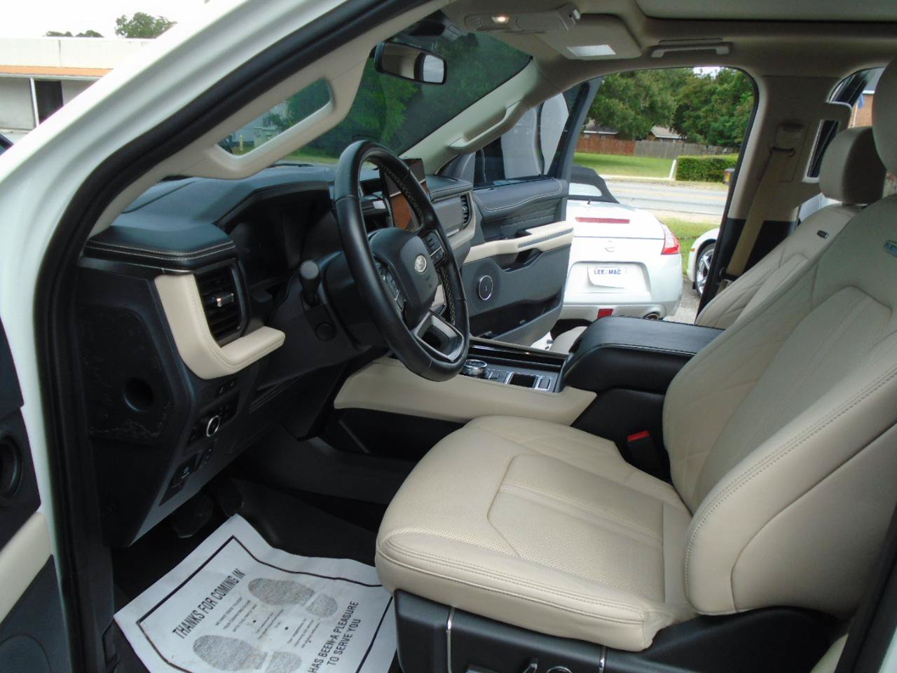 Used 2024 Ford Expedition Platinum RWD image 7