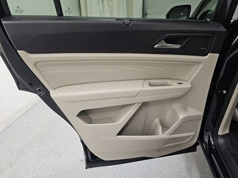 Used 2023 Volkswagen Atlas SEL Premium AWD/4WD image 29