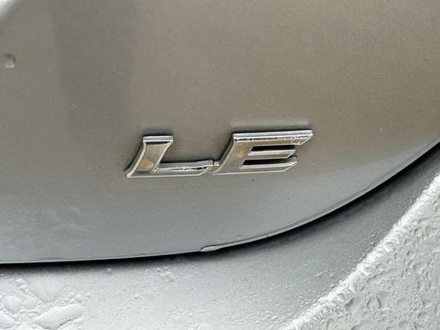 Used 2019 Toyota Camry LE image 11