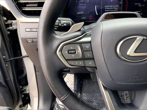 Used 2024 Lexus GX 550 w/ Accessory Package (2T) AWD/4WD image 23