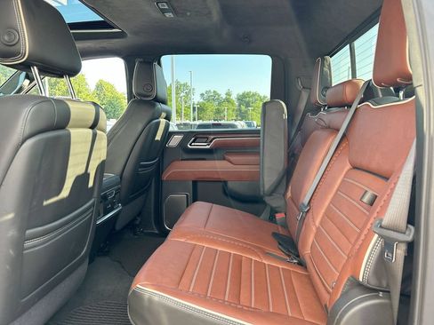 Used 2025 GMC Sierra 3500 Denali Ultimate AWD/4WD image 27