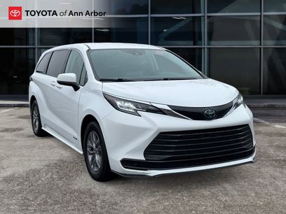 Used 2021 Toyota Sienna LE