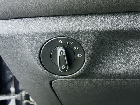Used 2025 Volkswagen Jetta Sport FWD image 17