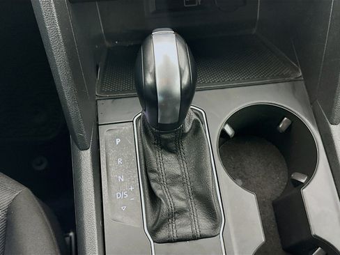 Used 2018 Volkswagen Atlas S image 23