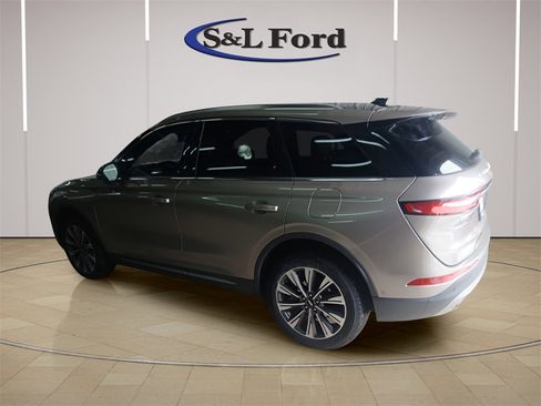 Used 2021 Lincoln Corsair Reserve image 4