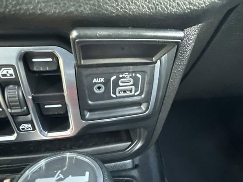 Used 2025 Jeep Wrangler Unlimited Sport AWD/4WD image 40