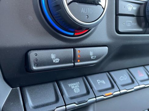 Used 2023 Chevrolet Silverado 2500 LT w/ Convenience Package image 18