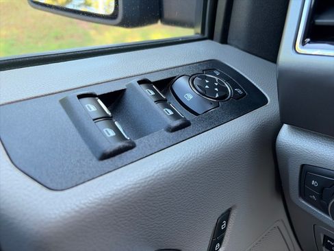 Used 2019 Ford F150 XLT w/ Equipment Group 302A Luxury AWD/4WD image 30