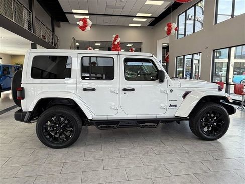 Used 2024 Jeep Wrangler Sahara w/ Technology Group image 8