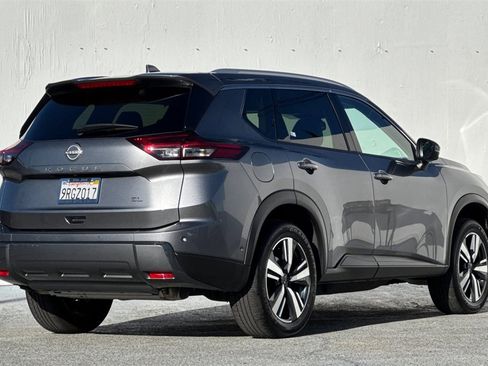 Certified 2025 Nissan Rogue SL w/ SL Premium Package image 3