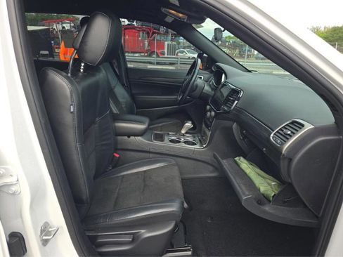 Used 2021 Jeep Grand Cherokee Laredo X AWD/4WD image 9