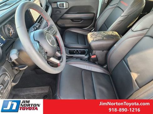Used 2024 Jeep Wrangler Unlimited Rubicon image 15