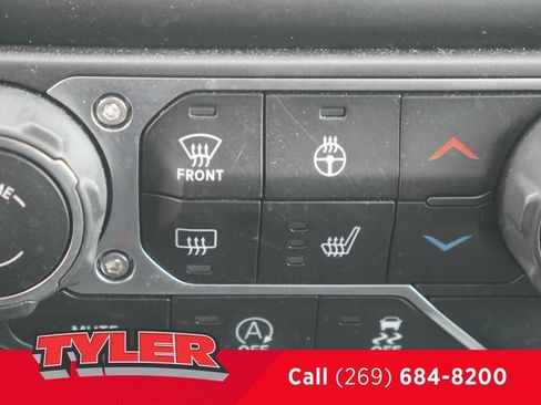 Used 2022 Jeep Gladiator Mojave w/ Cold Weather Group AWD/4WD image 31