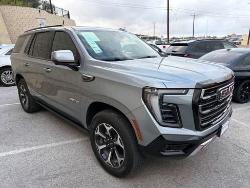 Used 2025 GMC Yukon AT4 w/ AT4 Premium Plus Package AWD/4WD image 4