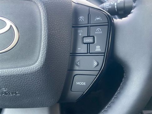 Used 2023 Toyota Prius XLE image 20