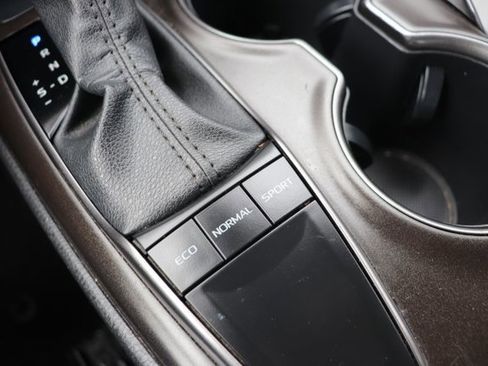 Used 2023 Toyota Camry SE image 16