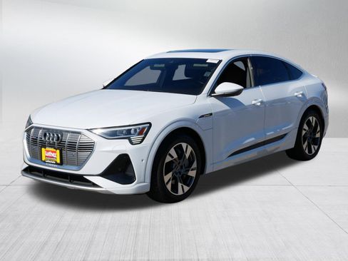Used 2021 Audi e-tron Premium Plus w/ Premium Plus Package AWD/4WD image 3