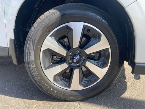 Used 2018 Subaru Forester 2.5i Premium w/ All-Weather Package AWD/4WD image 8