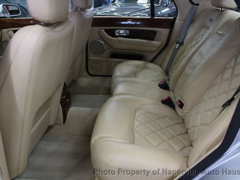Used 2004 Bentley Arnage T image 38