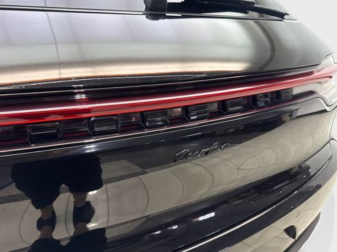 Used 2020 Porsche Macan Turbo AWD/4WD image 21