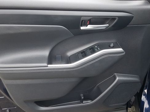 Certified 2026 Toyota Highlander XLE AWD/4WD image 14