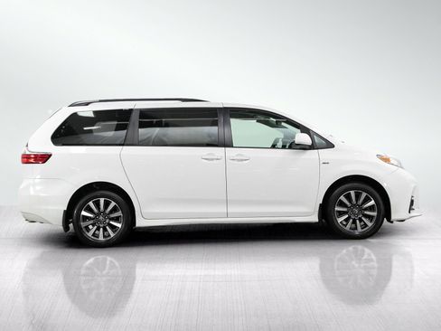 Used 2018 Toyota Sienna LE AWD/4WD image 6