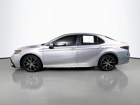Used 2024 Toyota Camry SE FWD image 9