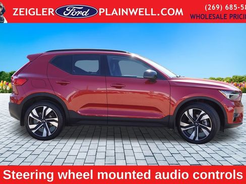 Used 2023 Volvo XC40 B5 Plus w/ Protection Package Premier image 6