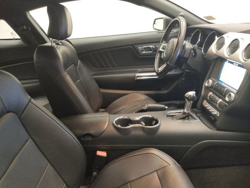 Used 2017 Ford Mustang Premium image 21