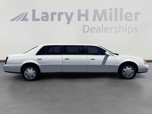 Used 2003 Cadillac De Ville Limousine FWD image 6