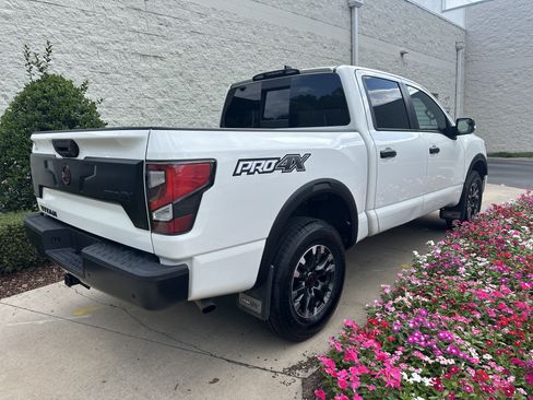 Used 2023 Nissan Titan PRO-4X w/ Pro-4x Convenience Package AWD/4WD image 8