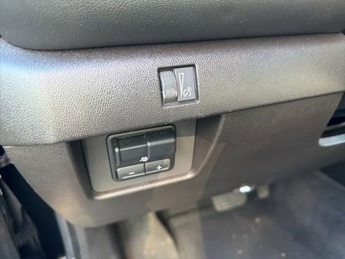 Used 2023 Chevrolet Colorado LT w/ LT Convenience Package II image 6