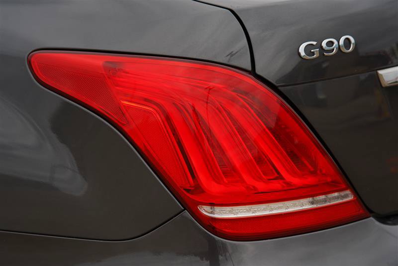 Used 2019 Genesis G90 5.0 Ultimate RWD image 43