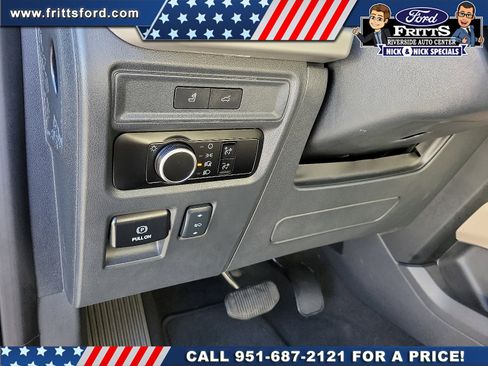 Certified 2024 Ford Expedition XLT image 12