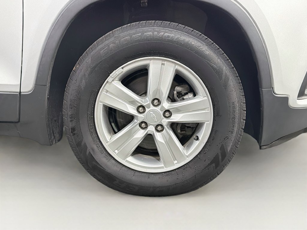 Used 2020 Chevrolet Trax LS w/ Tint and Cruise Package FWD image 30