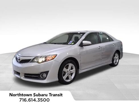 Used 2014 Toyota Camry SE w/ Leather Package image 1