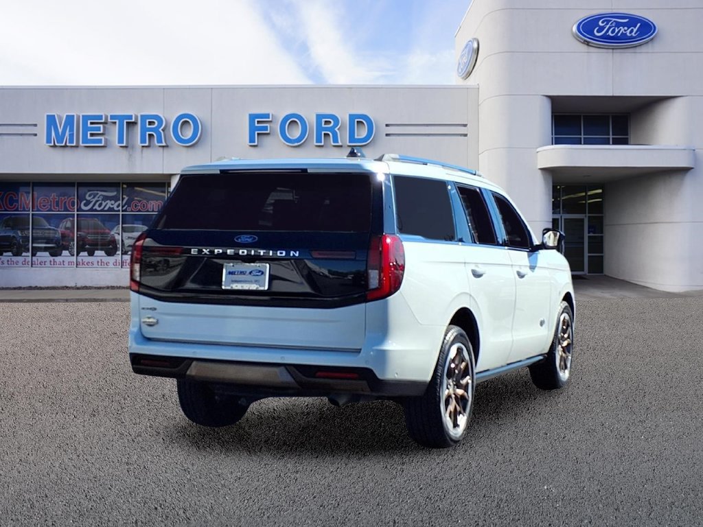 Used 2025 Ford Expedition King Ranch AWD/4WD image 3