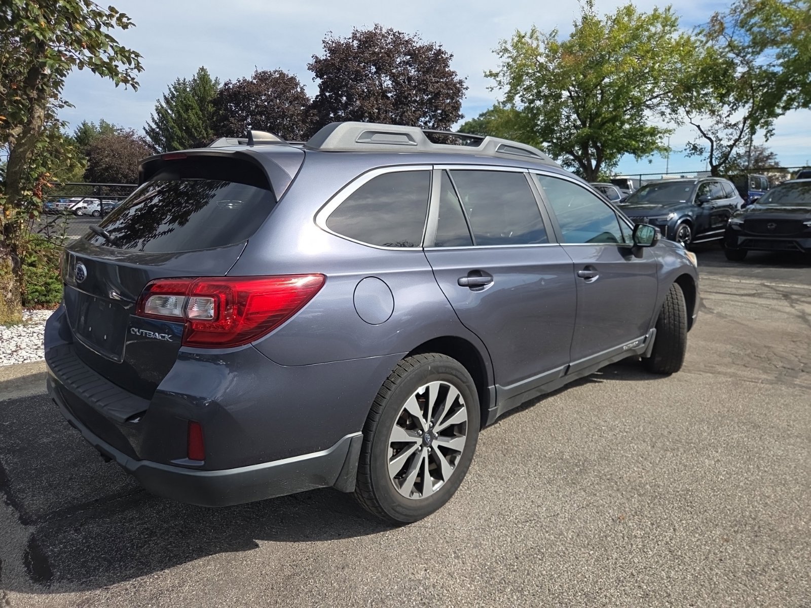 Used 2016 Subaru Outback 2.5i Limited AWD/4WD image 8