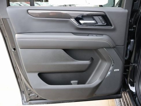 New 2025 GMC Yukon XL Elevation w/ LPO, Elevation Black Package image 26